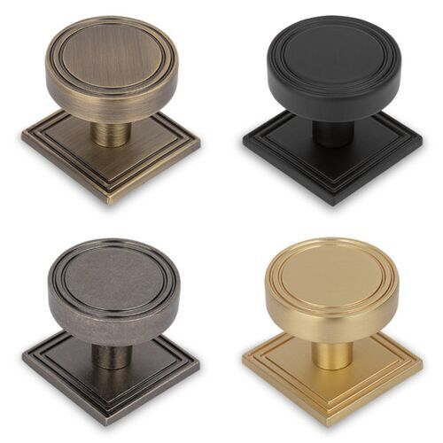 11389-001-claridge-round-knob-and-back-plate-antique-brass